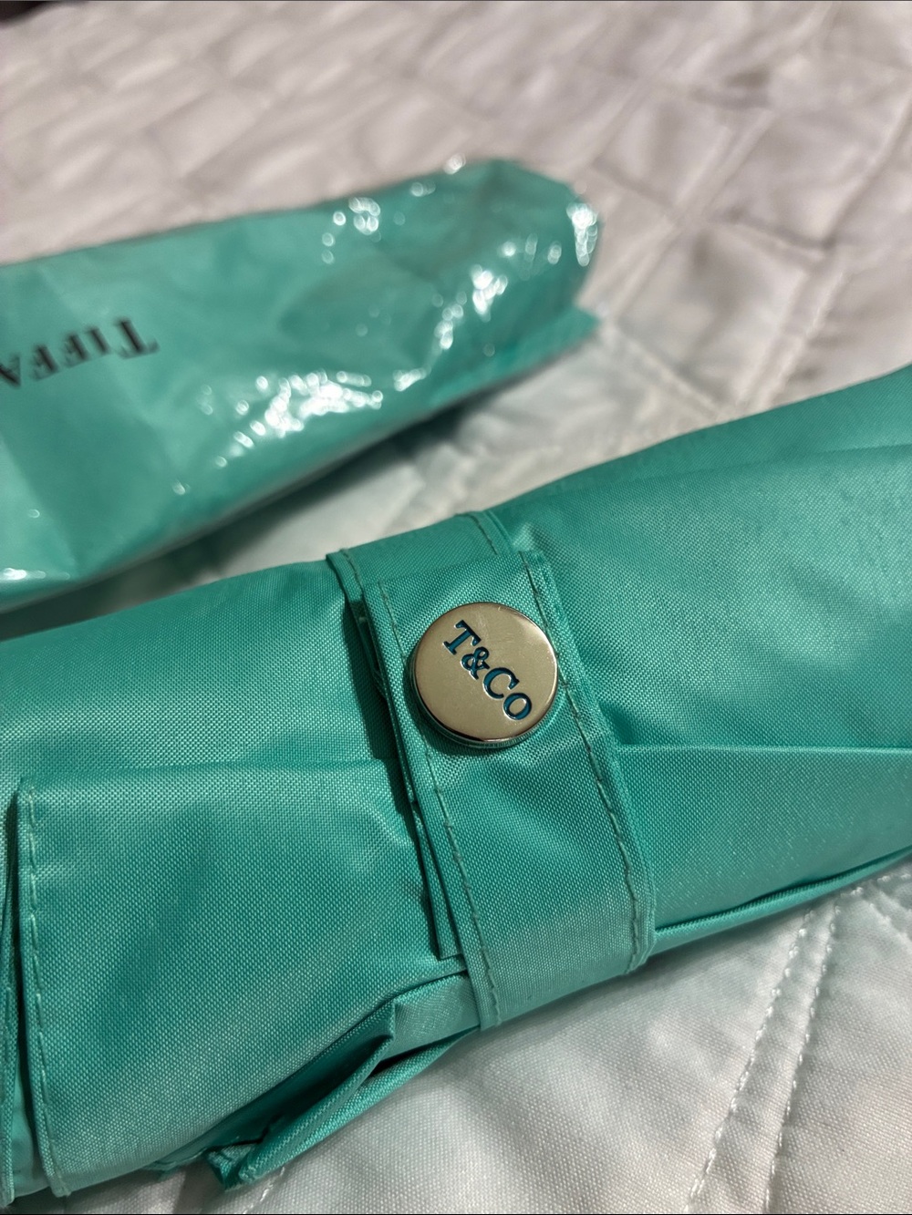Tiffany & Co. Umbrella Thermos and Pen Gift set New in Box - Picture 2 of 10